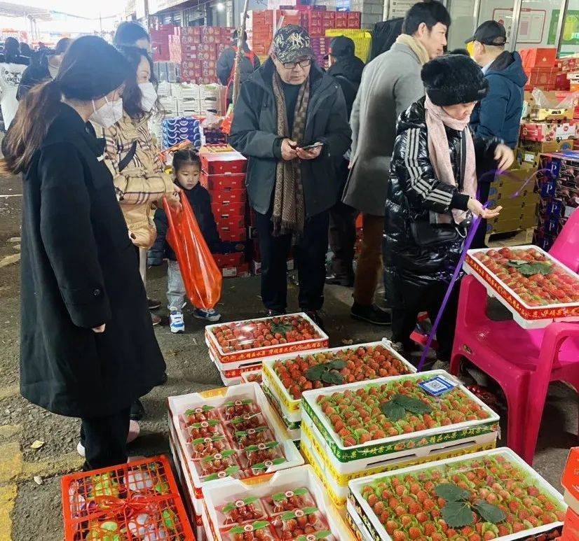 天博电竞网站春节邻近桂林生果市集片面生果价值“跳水”(图1)